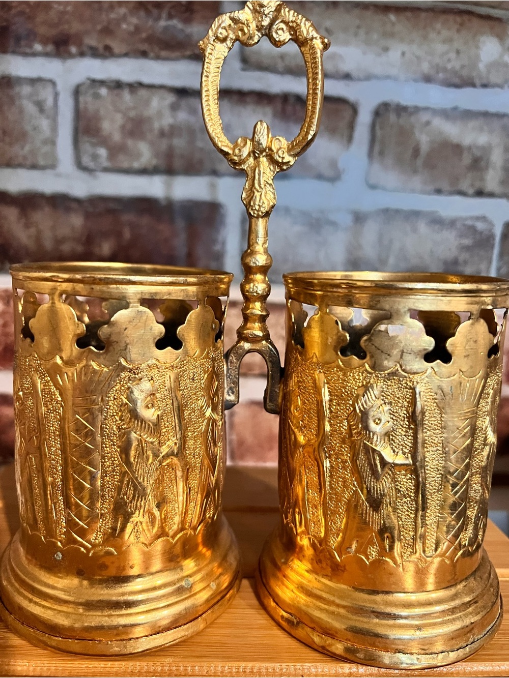 Ornate Gold Utensil holder with Handle